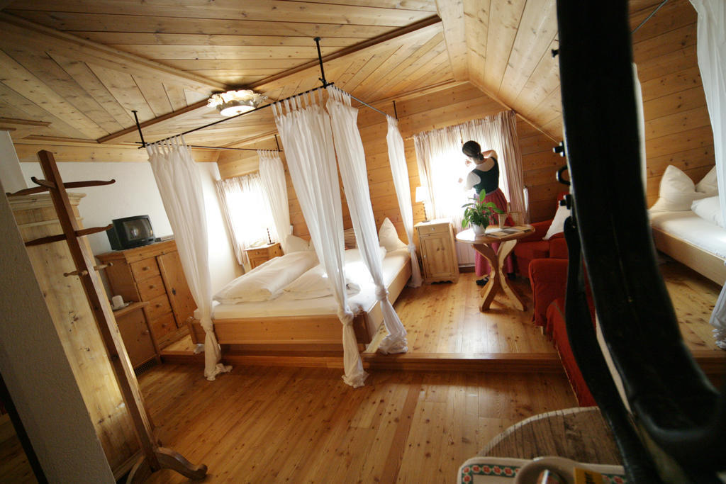 Hotel Fahrnberger Göstling an der Ybbs Oda fotoğraf